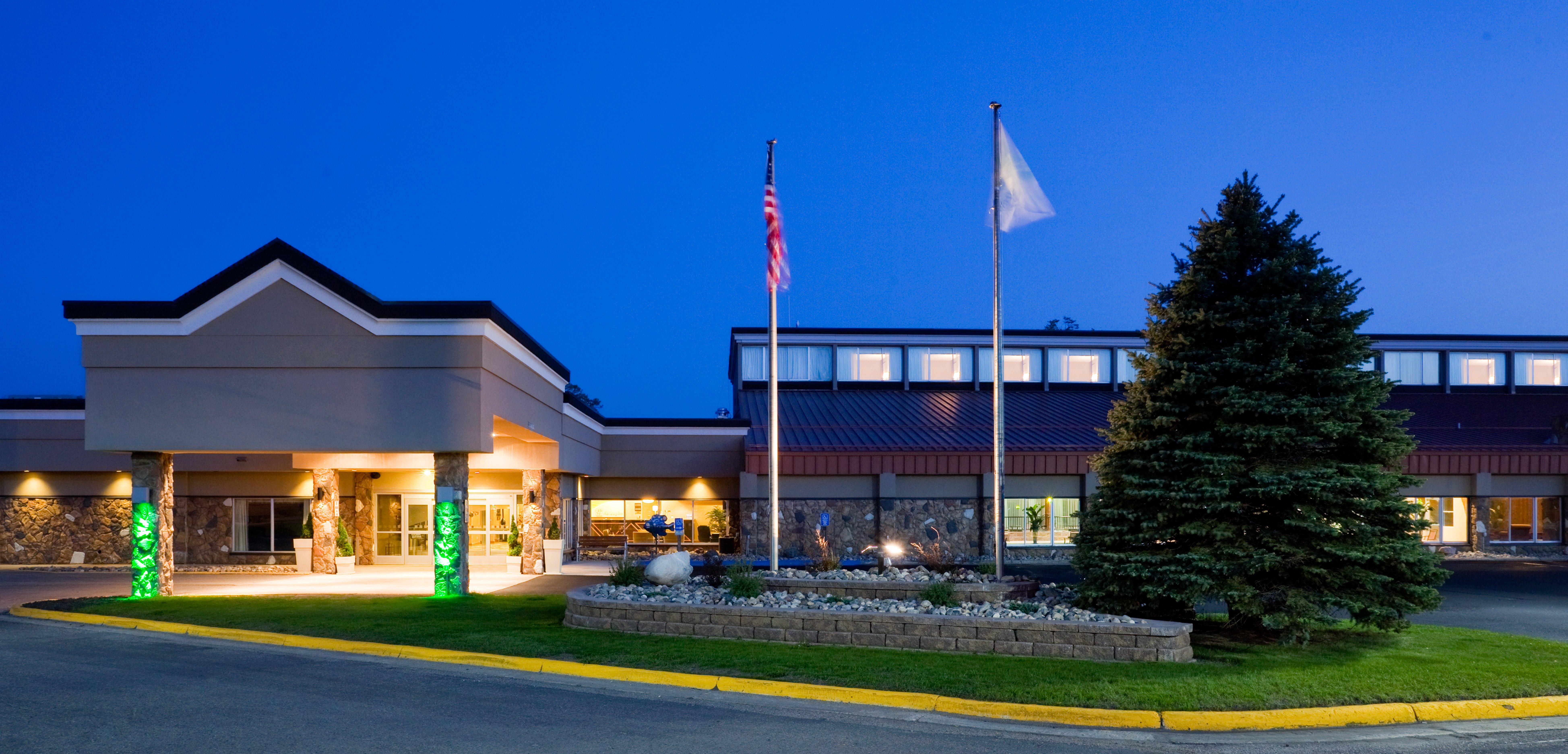 Holiday Inn Detroit Lakes By Ihg Экстерьер фото