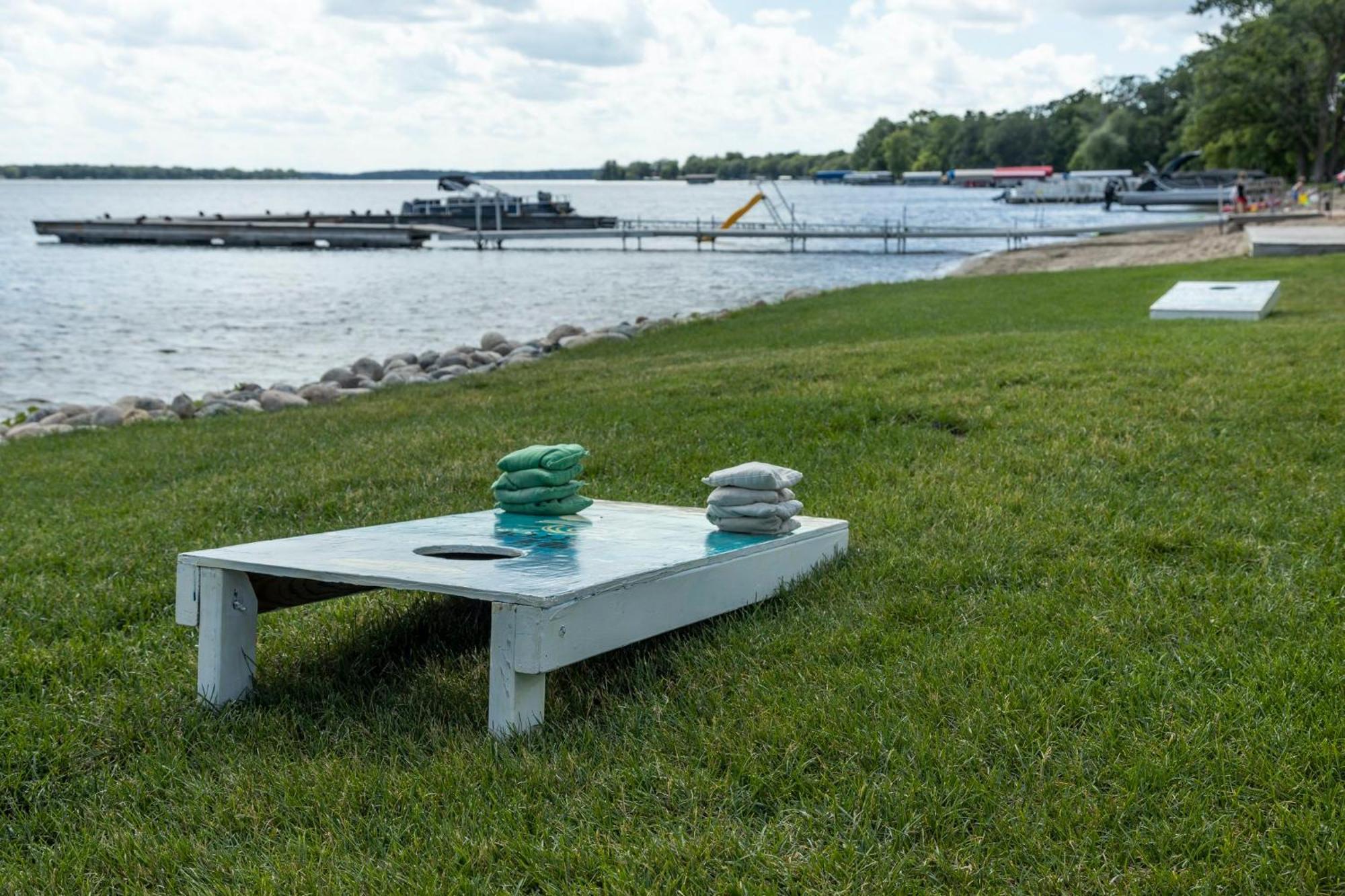 Holiday Inn Detroit Lakes By Ihg Экстерьер фото