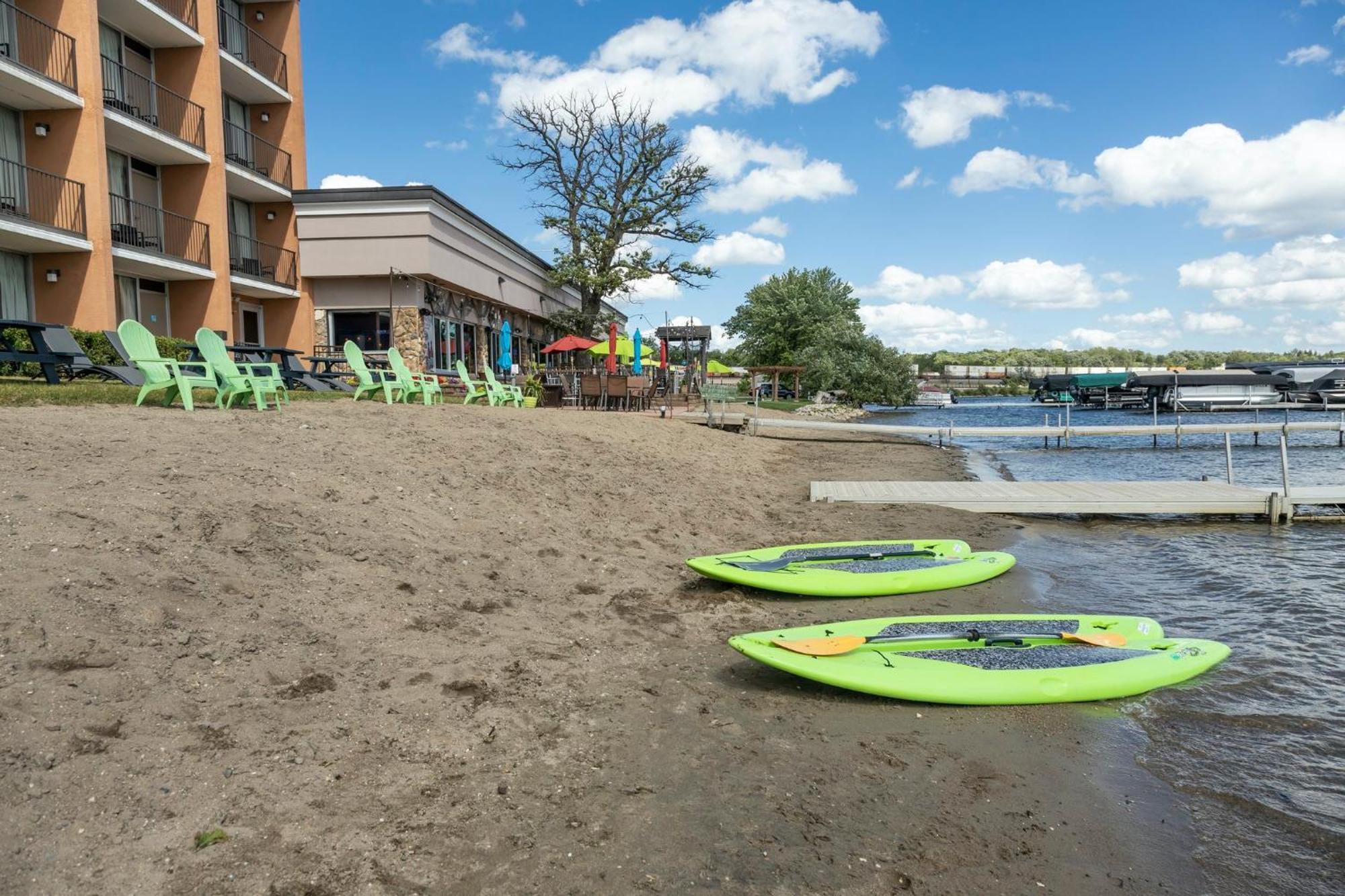 Holiday Inn Detroit Lakes By Ihg Экстерьер фото