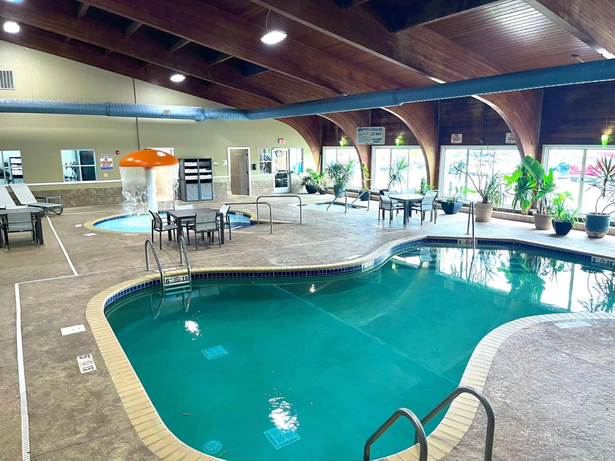 Holiday Inn Detroit Lakes By Ihg Экстерьер фото